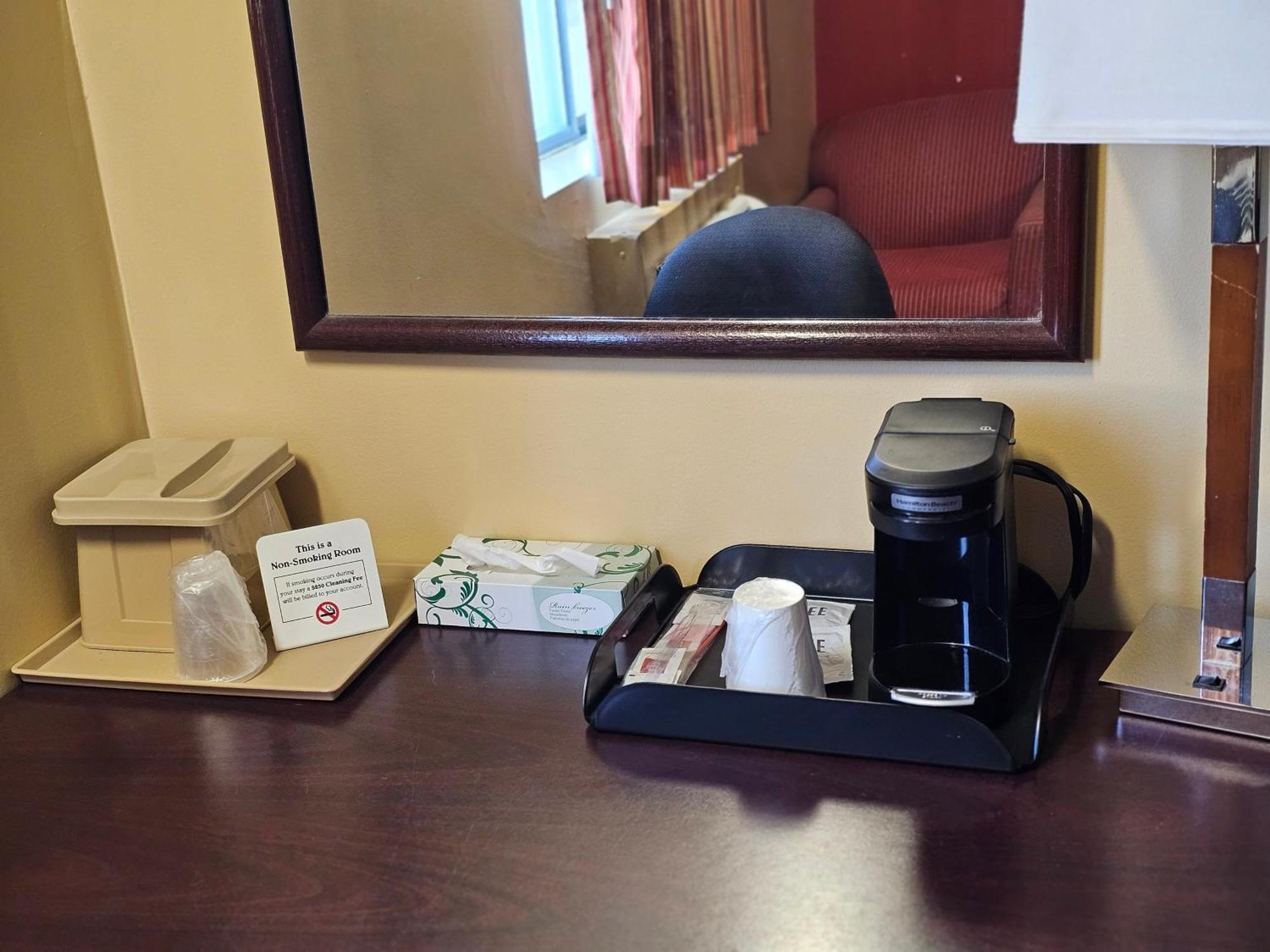 Budgetel Inn & Suites Fort Scott Zewnętrze zdjęcie