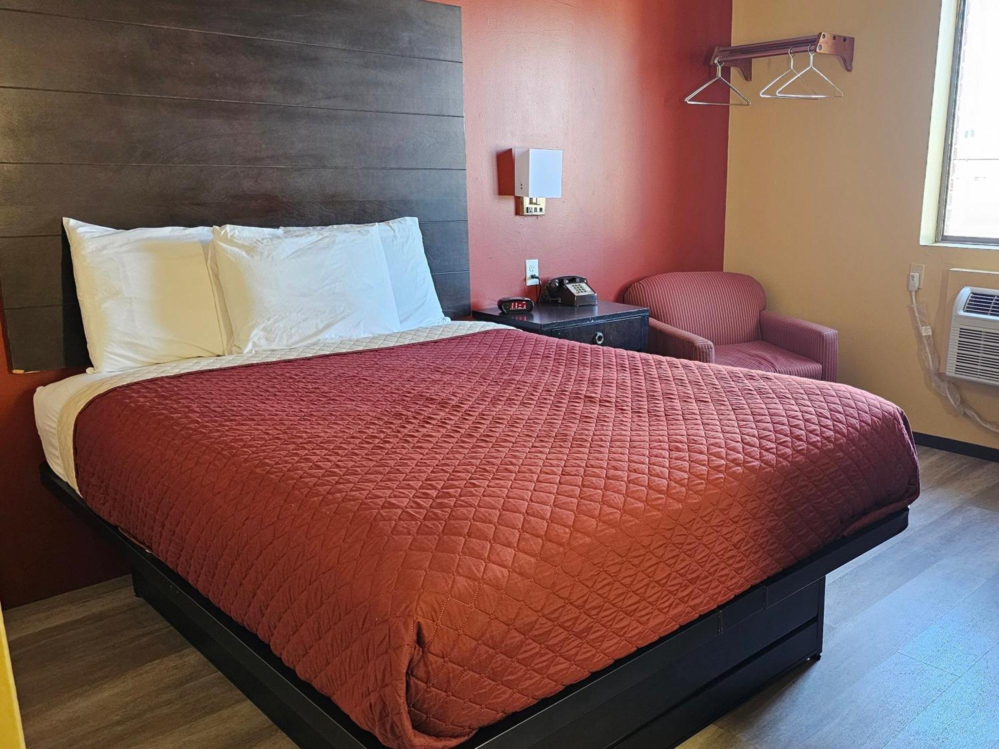 Budgetel Inn & Suites Fort Scott Zewnętrze zdjęcie