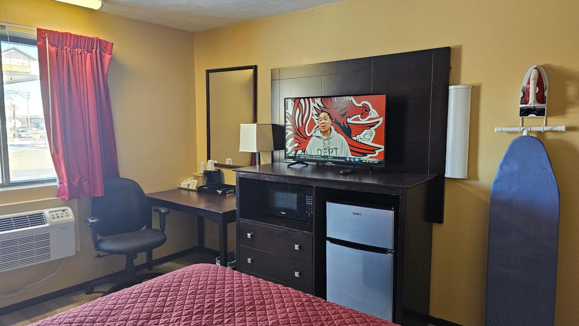 Budgetel Inn & Suites Fort Scott Zewnętrze zdjęcie