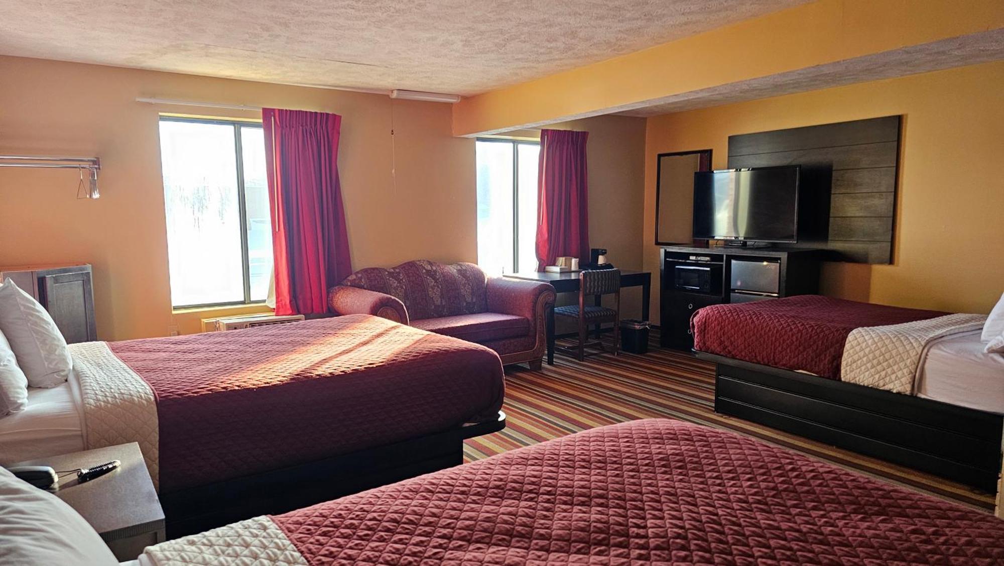 Budgetel Inn & Suites Fort Scott Zewnętrze zdjęcie