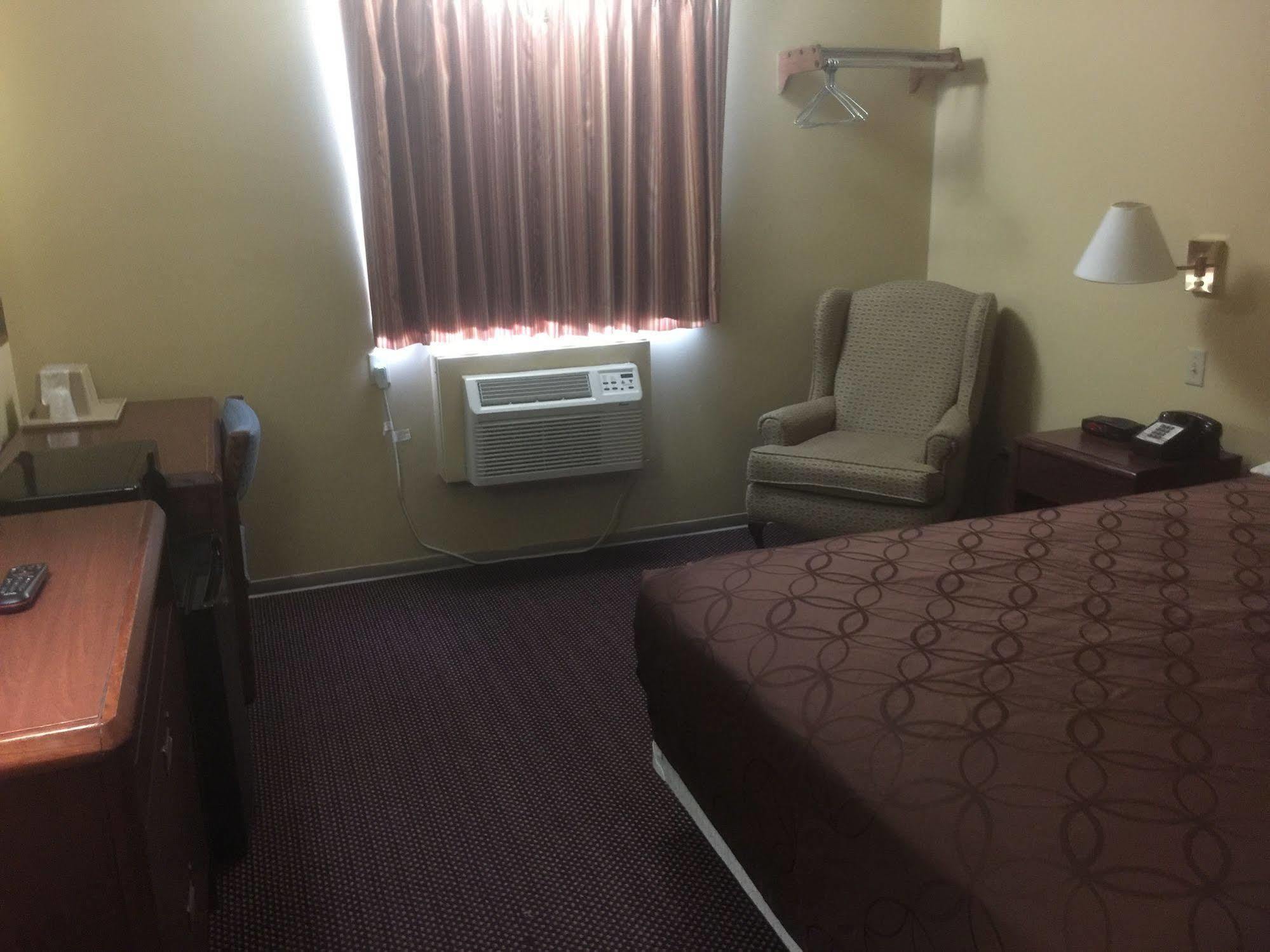 Budgetel Inn & Suites Fort Scott Zewnętrze zdjęcie