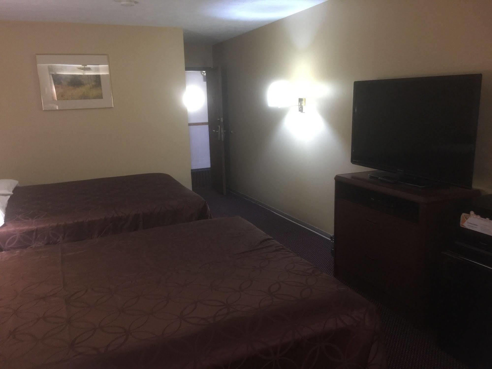 Budgetel Inn & Suites Fort Scott Zewnętrze zdjęcie