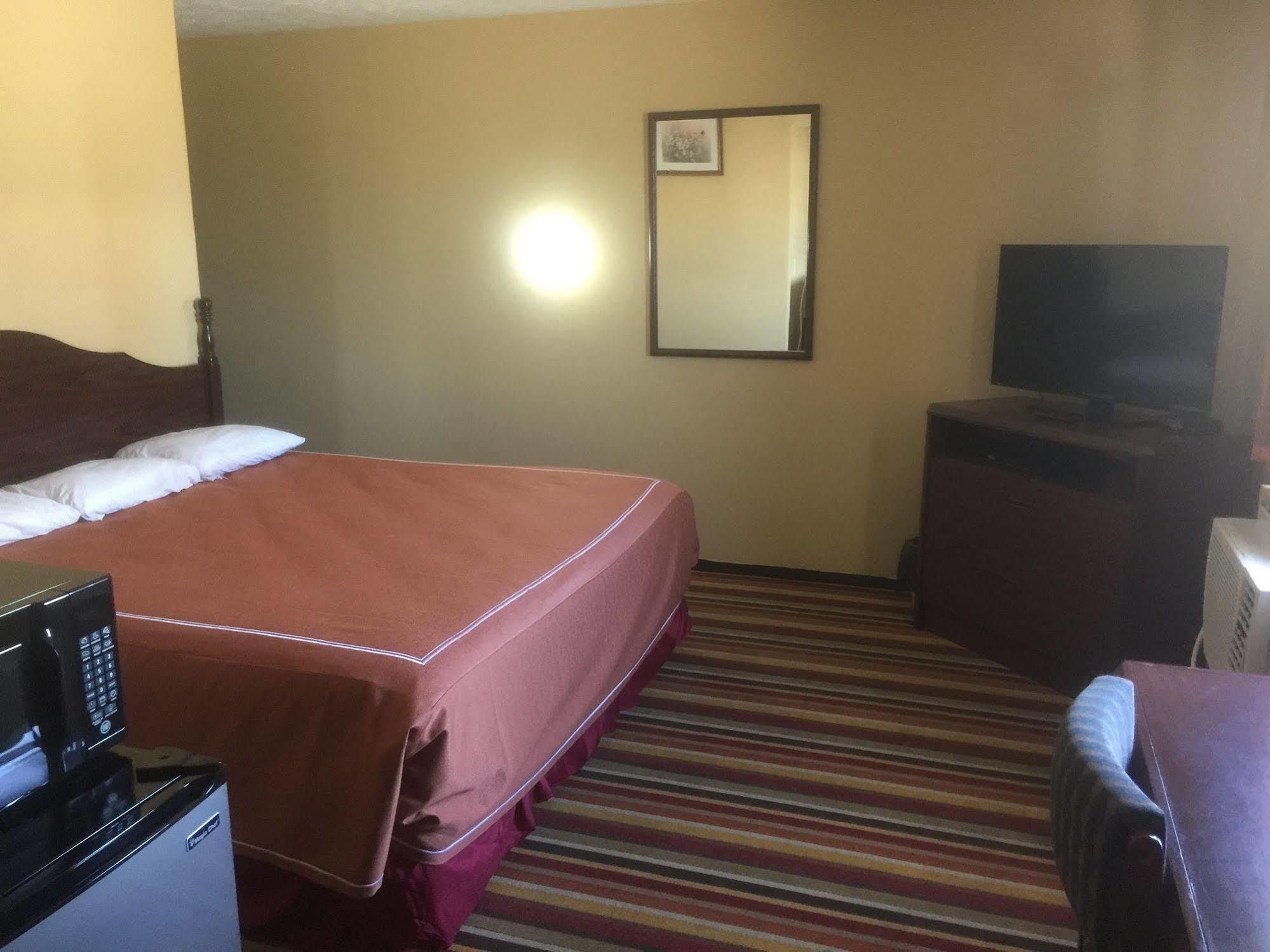Budgetel Inn & Suites Fort Scott Zewnętrze zdjęcie